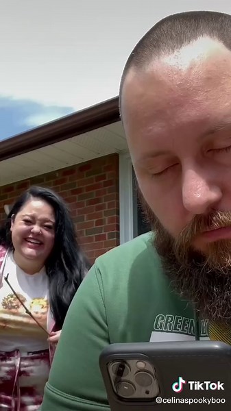 CelinaSpookyBoo (@celinaspookyboo)’s video of dad jokes hunting