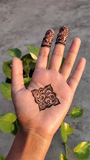 Beautiful henna tutorial!#easy #hennadesign