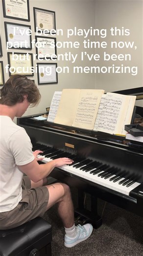 Yes, I can play more than just the coda😅 #piano #pianoteacher #chopin #practice #balladeno1