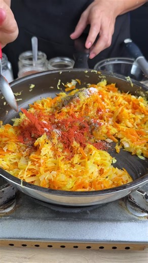 Did you know that the best way to cut cabbage is not with a knife, but with a grater? | Super Recipes