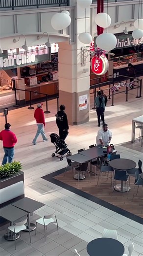 Mall of Georgia Food Court Tour | One Week Before Christmas 🎄