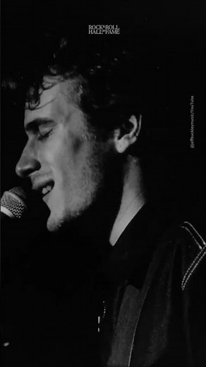 Jeff Buckley Performs “Lover, You Should’ve Come Over" Live (1994)