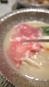 🎊 Premium Shabu and Sukiyaki คนรักเนื้ออย่างเรา 🥩🐮 จะกินชาบูทั้งที เลือกเป็นร้านที่มีเนื้อญี่ปุ่นพรีเมียม 🥢🇯🇵 ส่งตรงจากญี่ปุ่น เลยแล้วกัน 👉 ที่ร้าน Shabu & Co. เค้าเป็นร้าน ชาบูชาบู สุกี้ยากี้ ที่ใช้วัตถุดิบคุณภาพสูงสุด มาเสิร์ฟให้ลูกค้า เพจร้าน 👉https://www.facebook.com/shabuandco.official?mibextid=ZbWKwL มีทั้งหมูและเนื้อ 🐷🐮 🥩🥢 เนื้อวากิวญี่ปุ่นของพี่เค้า นุ่มมาก ละลายในปาก สไลด์สดใหม่ กินกับซุปน้ำดำ สุกี้ยากี้เซ็ต จิ้มกับไข่ moritama Japanese egg 🥚🇯🇵 ยิ่งเพิ่มความละมุน เส้นบุกช