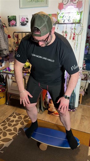 Erste Versuche Balance Board Wackelbrett für Kinder & Erwachsene https://amzn.to/4qGqu9q