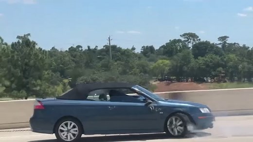 Bizarre towing incident causes chaos on Houston freeway