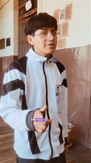 📱 Manejo adecuado de las redes sociales en nuestra comunidad educativa 🏳🏴 En el Colegio de Bachillerato Benigno Malo promovemos un uso responsable, seguro y respetuoso de las redes sociales. Sabemos que estos espacios digitales pueden ser herramientas poderosas para aprender, comunicarnos y compartir logros; sin embargo, también requieren criterio y responsabilidad. Por ello, recordamos a nuestros estudiantes, familias y docentes la importancia de: ✔️ Cuidar la identidad digital y proteger la