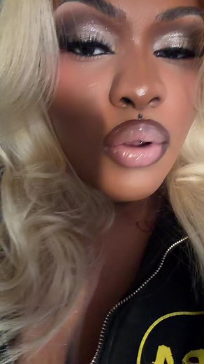 Blonde Makeup Tips from a Beauty Artist