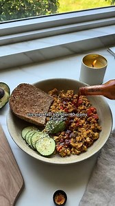 save this HIGH-PROTEIN SCRAMBLE (40g protein breakfast)🍳🌶️🥑 | HealthyGirl Kitchen