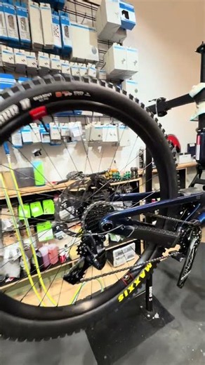 2027 Santa Cruz V10 in Gloss Liquid Blue is Absolutely stunning 💙✨ #mtb