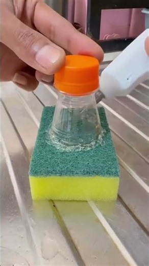 The process of making sponge handles from plastic bottles