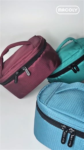 MACOLY on Instagram: "Desde lo esencial hasta eso que nunca sabes si vas a usar… acá cabe todo. NUEVO 🔥 Conoce nuestro accesorio hecho en lona y diaponible en 5 colores. ✨️ Neceser / Cosmetiquera Ref. 320 💚 www.bolsosmacoly.com 📲 Compra por WhatsApp 314 398 41 75"