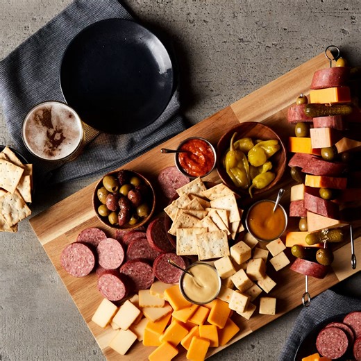 24 reactions | Turn charcuterie into charDUDErie for Father’s Day. Putting slices of meat and cheese and other savory bites on skewers will give his snack board a unique twist. Try it! https://bit.ly/3GBos6e | Hickory Farms | Facebook