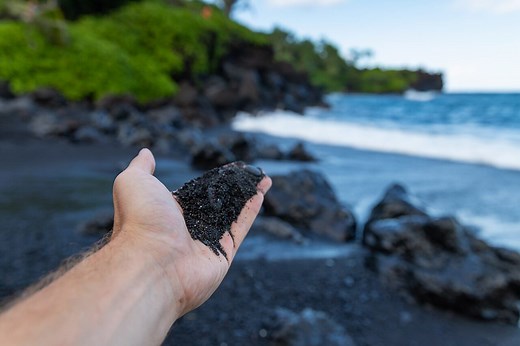 Black Sand Beach on Maui - Waianapanapa State Park Guide
