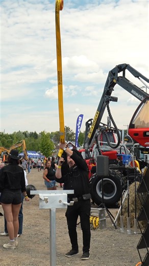 World’s first and only pneumatic strap launcher… and it’s only the beginning. 🚀 Order yours before they’re gone: 👉 https://bit.ly/46zJLlT --- Le premier et seul lance-courroie pneumatique au monde… et ce n'est que le début. 🚀 Réserve le tien dès aujourd’hui : 👉 https://bit.ly/46zJLlT #truckers #safetyfirst #truckerlife #trucking #accessories #worksmarternotharder #pneumatic #straplauncher | RigCraftor