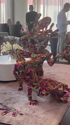 @kikimorastudio #crocodilepose #forearmst #contortion #lasvegas #fortlauderdale #performer