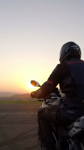 Nuevo LS2 Valiant 2 🔝 * Casco modular completo para vos que encaras diferentes desafios.. * El Casco modular LS2 Valiant II FF900 convertible con menton 180 grados es el casco más versátil en el mercado hoy. * Los diseñadores de LS2 tomaron un popular concepto, giro de 180 grados, y diseñado un mecanismo totalmente nuevo y único, permitiendo que el Valiant II ser el casco más pequeño y ligero de su tipo. * CARACTERÍSTICAS Y MATERIALES: * Confeccionado con KPA: La KPA es una mezcla patentada de 