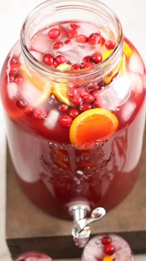 3.3K views · 125 reactions | Holiday Punch (4-ingredients!!) RECIPE here ➡ https://afarmgirlskitchen.com/holiday-punch/ | A Farmgirl's Kitchen | Facebook