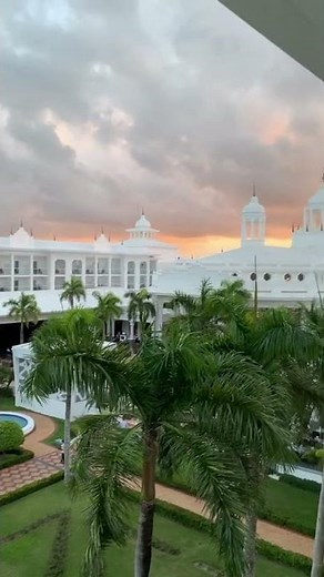"Uncover Paradise: Why Riu Palace Punta Cana is the Ultimate All-Inclusive Resort Experience!"