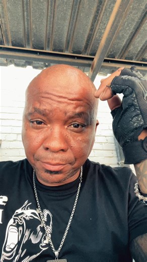 Exploring Tropical Legs with DJ Mad Punk