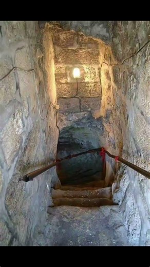 Ο Τάφος Του Αγίου Λαζάρου του αγαπημένου Φίλου Του Χριστού στη Βηθανία.