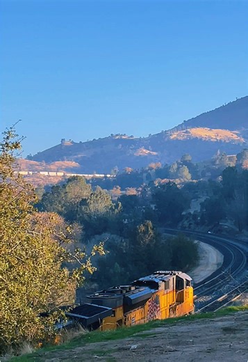 Captivating EMD Sounds of Union Pacific Z Train