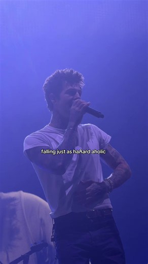 love this note change!!! #thenbhd #theneighbourhood #concert #jesserutherford #melbourne @t-shirt @The Neighbourhood