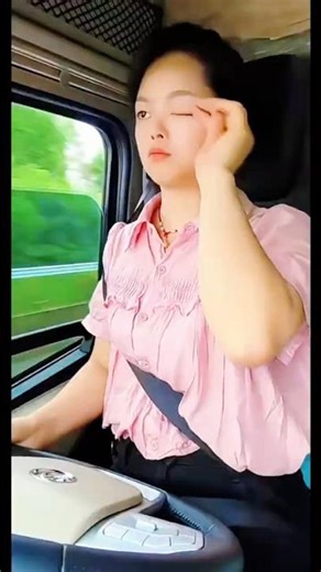 雖然很累很睏😴但我不會放棄開車🚚 #truckdriver #trucking #girltrucker #driver