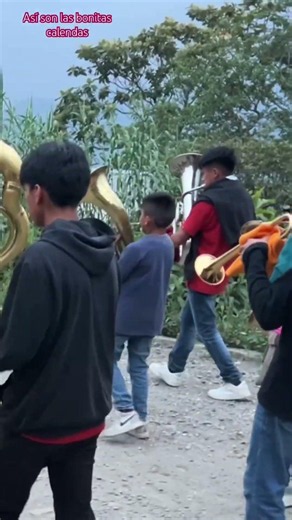 This is what the beautiful calendas in the mountains are like #tiktok #guelaguetza #oaxaca #culture