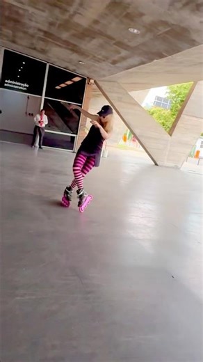 Wizard Skating Practice in Rio with Back Closed Lion, Crossovers & Slides