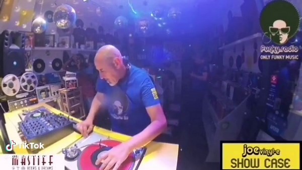 DJ Lelli's Super Funk Experience Live in Parma