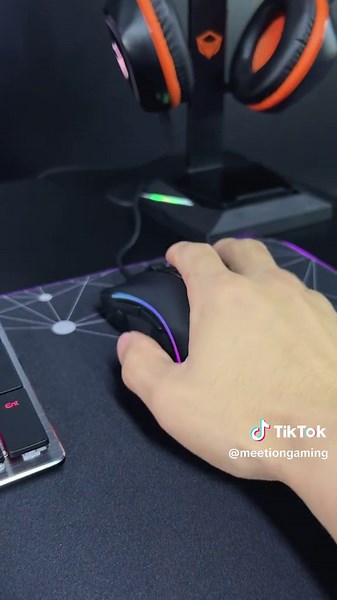 I got an auto-clicking gamingmouse In fps games,a sing-fire gun into a fully automatic gun #gamingmouse #autoclick #mouse #gaming