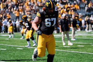 Gennings Dunker NFL Draft Profile: Week 10 Scouting Report for the Iowa Offensive Lineman
