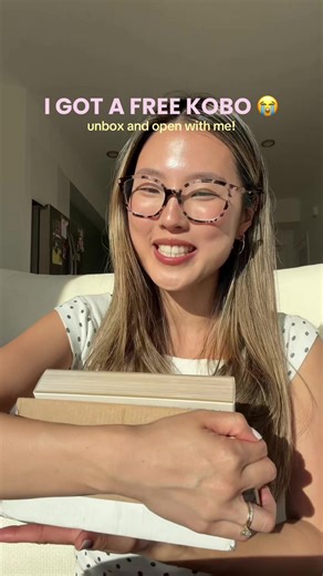 Unboxing the Kobo Clara Colour Ereader: My First Impressions