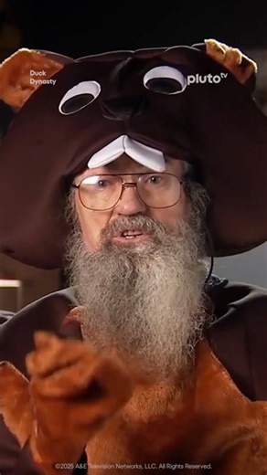 Si is a happy beaver 😆 Watch Duck Dynasty for FREE on our dedicated channel: https://heyor.ca/kGTCet | Pluto TV CA