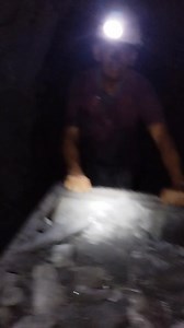 Vamos aprender cómo se sacan las esmeraldas. En este video vamos a aprender de varios procesos cómo seguían hacia dónde están las esmeraldas cómo es el proceso de los explosivos y cómo les toca a estos mineros en éstos túneles . #coscues #boyaca #mineros #esmeraldascolombianas | Elpaisavisita