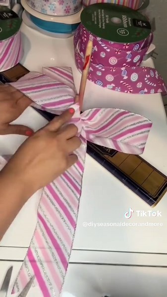 DIY Pink Candy Bow for Christmas Decorating