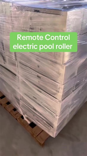 Remote control pool cover roller #pool #swimming #swimmingpool #poolcoverup #poolcoverreel