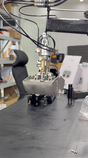 172K views · 694 reactions | New clamshell bucket for crane truck. | Toucanhobby | Facebook