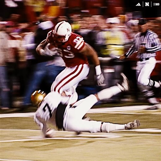 all this talk about aliens today serves as a good reminder that Ndamukong Suh was not from this planet his final two years with Nebraska Football: 43 TFLs 19.5 sacks 161 total tackles 33 QB hurries 13 PBUs 5 blocked kicks 3 INTs 2 defensive TDs | Nebraska Huskers