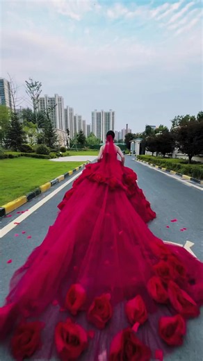 Traditional Chinese Marriage Attire and Rituals