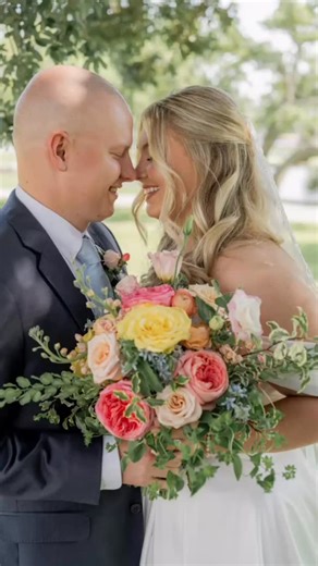 Shindig on Instagram: "Oh 2025! You were full of so many beautiful couples and gorgeous blooms. Thanks to everyone who trusted Shindig with their wedding florals. #shindigos #gulfcoastweddings #weddingflowers #bridalbouquet"