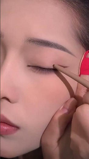 Eyeliner Made Easy 👁️ | Simple Beginner Eyeliner Tutorial | Step-by-Step Eye Makeup Guide #shorts