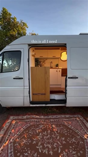 Sometimes the simplest setup is all it takes—comfort, freedom, and the open road. This van proves that less can be more when it comes to living your adventure. 🤔💭 Would this minimal setup be enough for your vanlife? 📲 Follow us for more content! @vanlifepedia Credit: @the.dreaming.road #camperstyle #campertravel #camperliving #campervanculture #vanlifestyles #campertrailer #vantastic #camperlifestyle #camperlove #campervanconversions