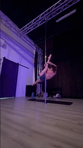 Splits | fail | pole dance #pole #competition