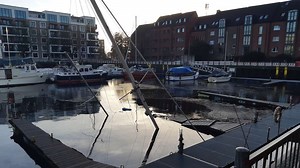 Segeljacht sinkt im Hafen von Oldenburg