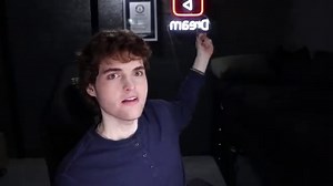 YouTuber Dream Revealed His Face And People Have Been Really Cruel About It