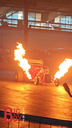 Incredible flame action from this hot rod at the 2024 Darryl Starbird Car Shows - Tulsa and Rockin' Billy Bash. 🔥 #carshow #showcar #classiccars #carlife #carphotography #carspotting #automotive #dailycars #carlifestyle #carcommunity #carshow2025 #darrylstarbird #darrylstarbirdshow #flames #hotrod | Big Boy Carz