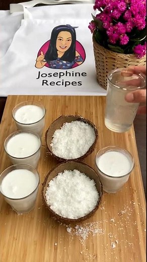 no time, only 1 minute can crack open coconut and making coconut milk #Shorts
