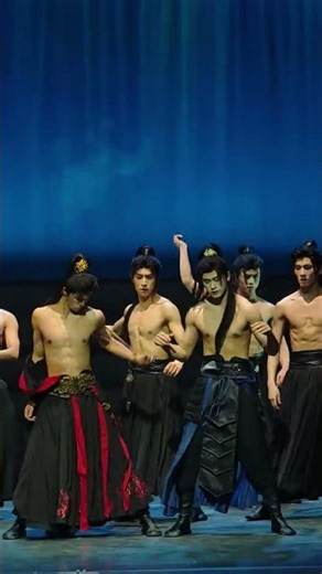 如此古风帅哥舞蹈哪里可以看？Where can I watch dances by such handsome men in ancient style? #handsome #dancer #帅哥