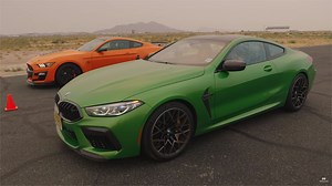 Drag Race: BMW M8 Competition εναντίον Ford Mustang Shelby GT500 [video]